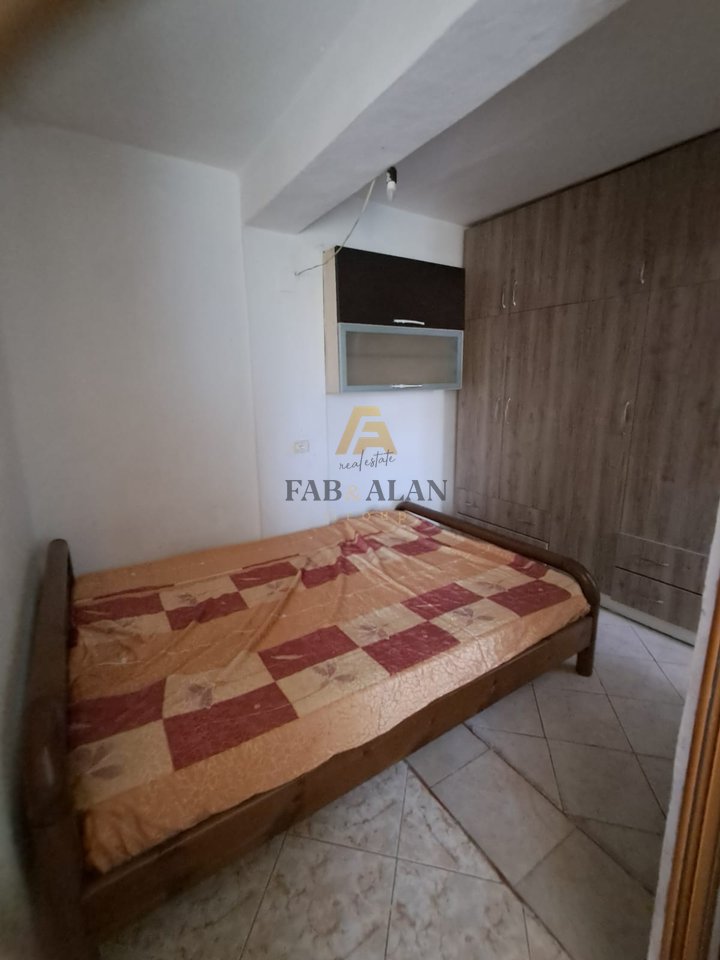 For rent 2+1 private house 70m2 at the former Autotractor Factory, Shkoze 30,000 Leke