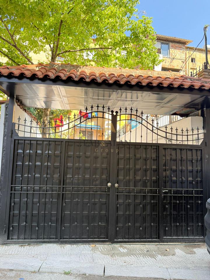SI AFFITTO L'OGGETTO - MERCATO ELETTRICO
Si affitta l'oggetto. Due ambienti separati ciascuno di 30 metri quadrati, ciascuno dotato di bagno.
