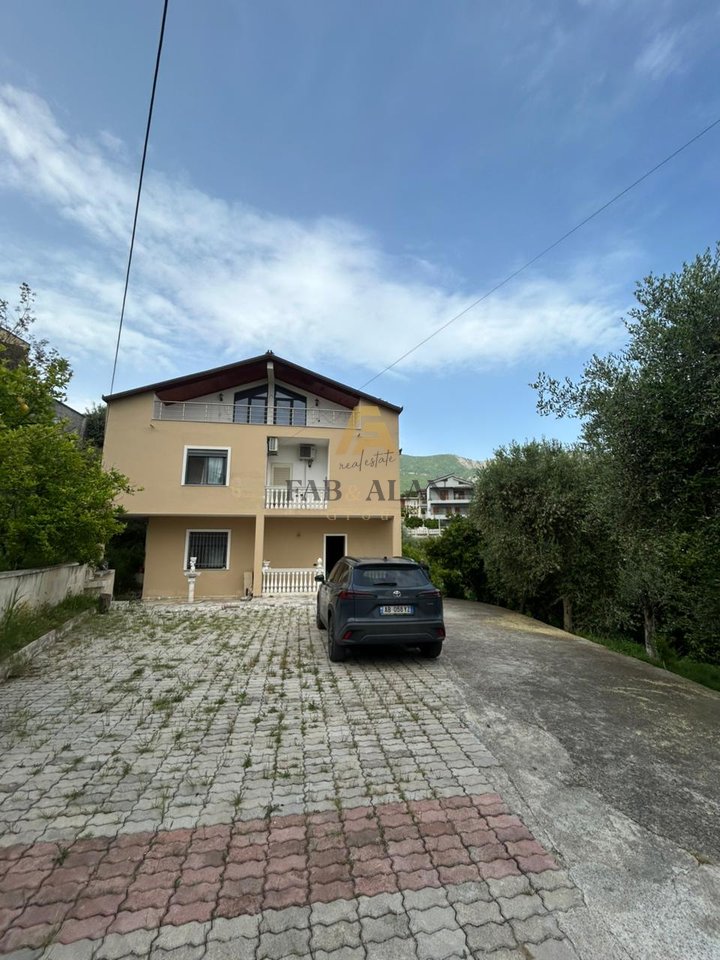 Vilë 3+2 Në Shkozë, Tiranë, Në Shitje - 550,000€ | 320 m²