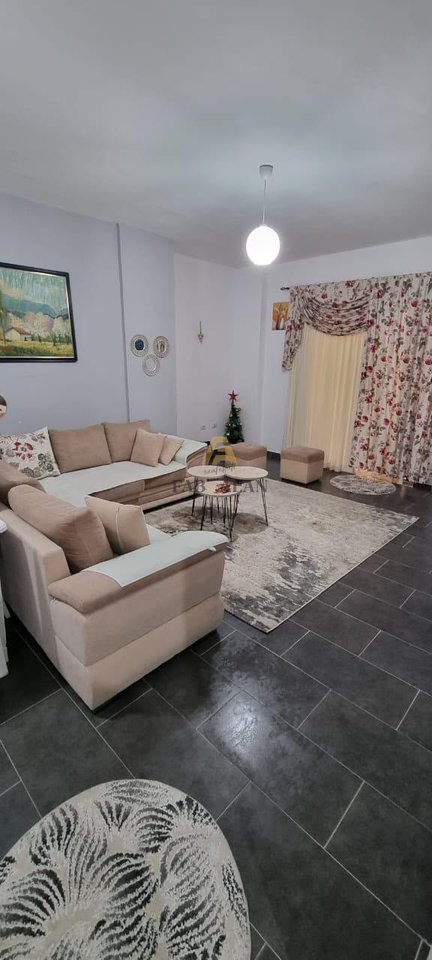 Jepet me qera hyrje e kompletuar 1+1 Fresk 80 m2 38 000lek