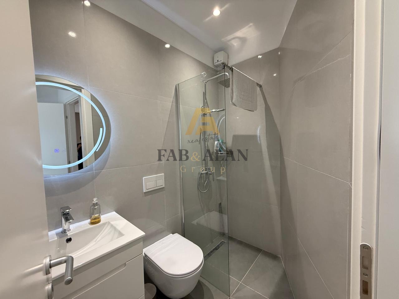 Appartamento 2+1 In Vendita a Kodra e Diellit, Tirana - 280.000€ | 105 m²