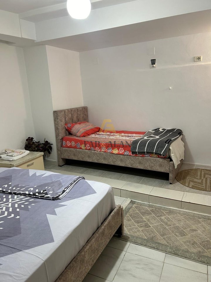 Jepet me qera apartament 1+1, sip. 70m² prane komisariatit nr.1 dhe 5 min nga Pazari i Ri 40.000 LEKE