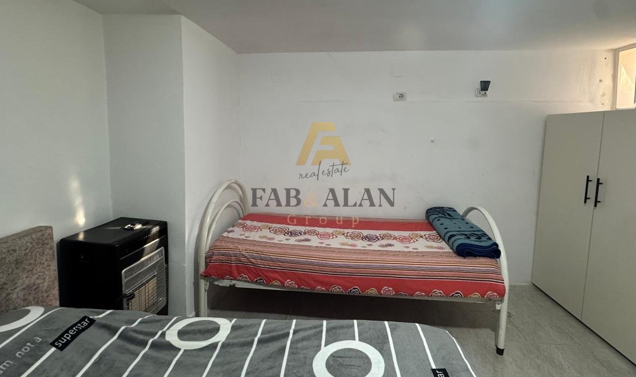 Jepet me qera apartament 1+1, sip. 70m² prane komisariatit nr.1 dhe 5 min nga Pazari i Ri 40.000 LEKE