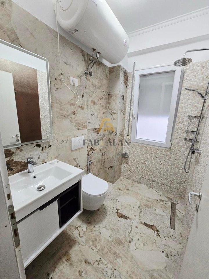 Appartamento 3+2 In Affitto nel Giardino Botanico Zoologico, Tirana - 1300€ | 145 m²