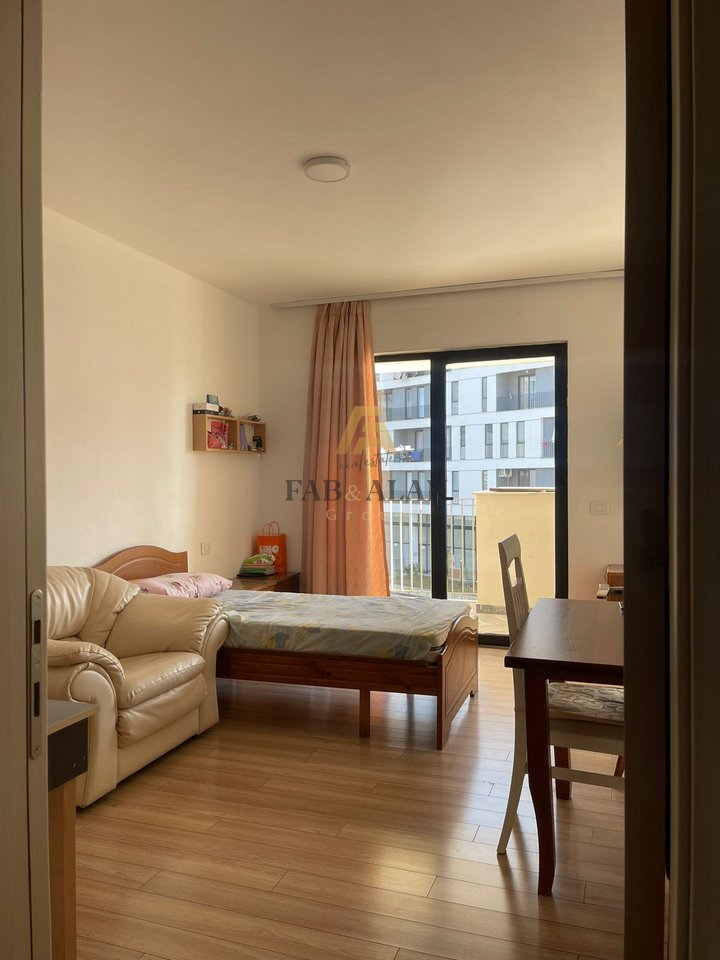 Apartament 3+1 për shitje në Rrugën 5 Maji, Tiranë - 215,000 € | 3+1