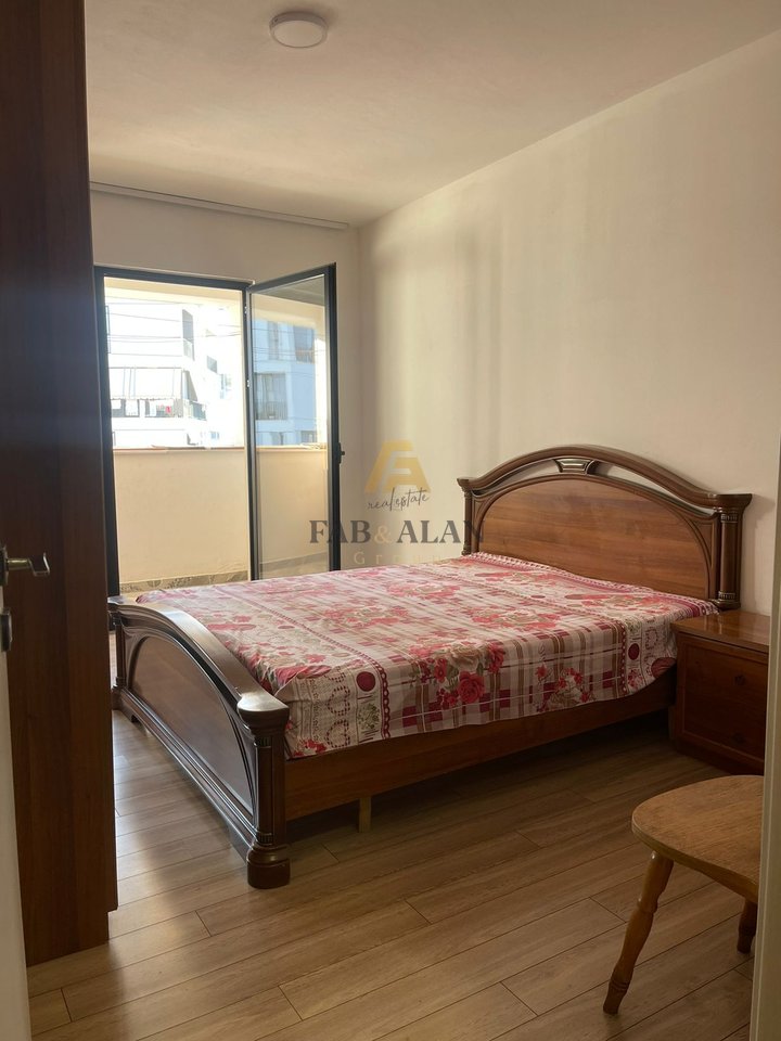 Apartament 3+1 për shitje në Rrugën 5 Maji, Tiranë - 215,000 € | 3+1
