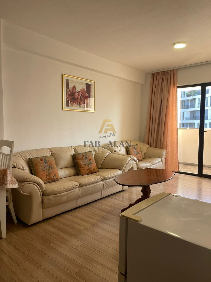 Apartament 3+1 për shitje në Rrugën 5 Maji, Tiranë - 215,000 € | 3+1
