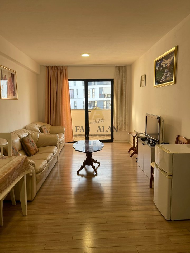 Apartament 3+1 për shitje në Rrugën 5 Maji, Tiranë - 215,000 € | 3+1
