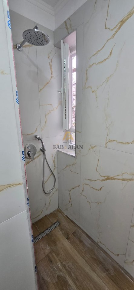 Apartament 1+1 në Shitje, Rruga Ali Demi, pranë Shkollës 1-Maj  Çmimi 137,000 euro.