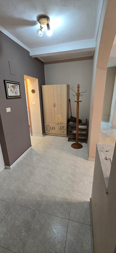 Apartament 3+1 për Shitje në Rrugën Brrakë, Pranë Fakultetit të Shkencave  Çmimi: 195,000 €