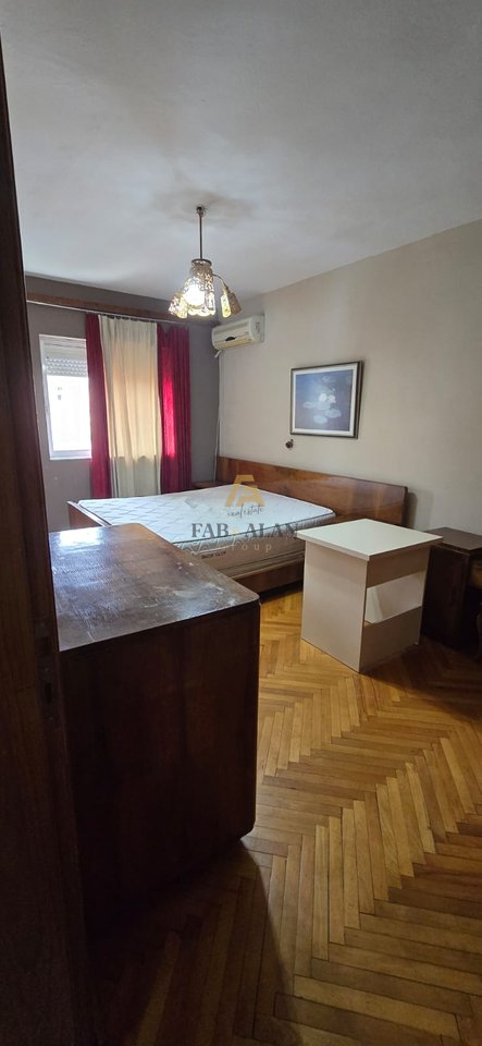 Apartament 3+1 për Shitje në Rrugën Brrakë, Pranë Fakultetit të Shkencave  Çmimi: 195,000 €