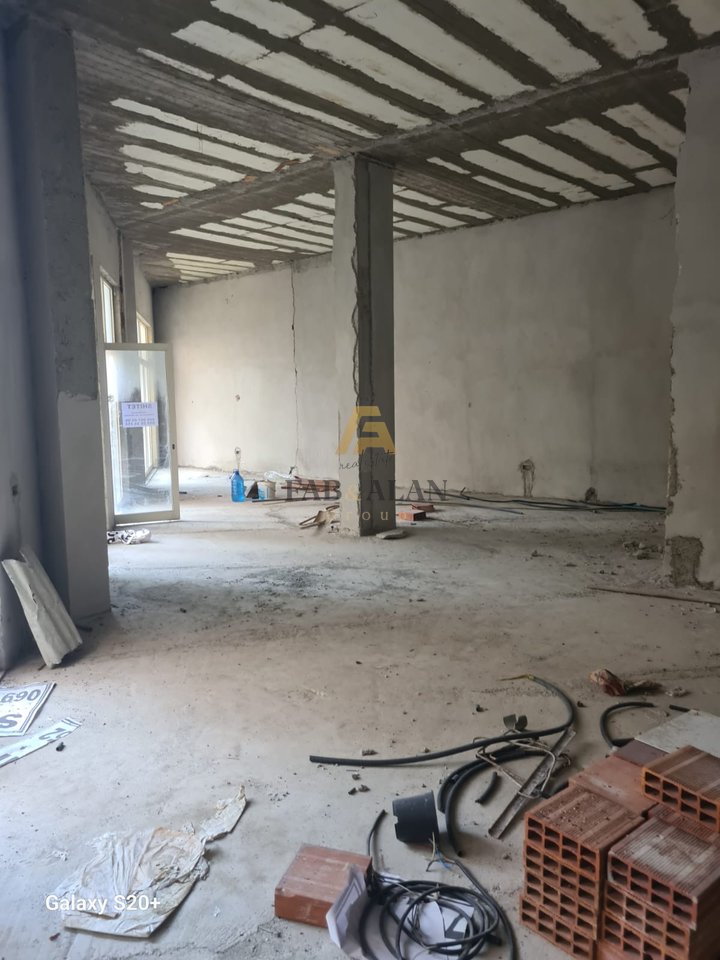 AMBJENTE NE SHITJE - LIQEN I THATE