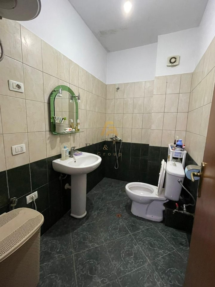 APARTAMENT NE SHITJE 1+1 NE ZONEN E
3-SHIT