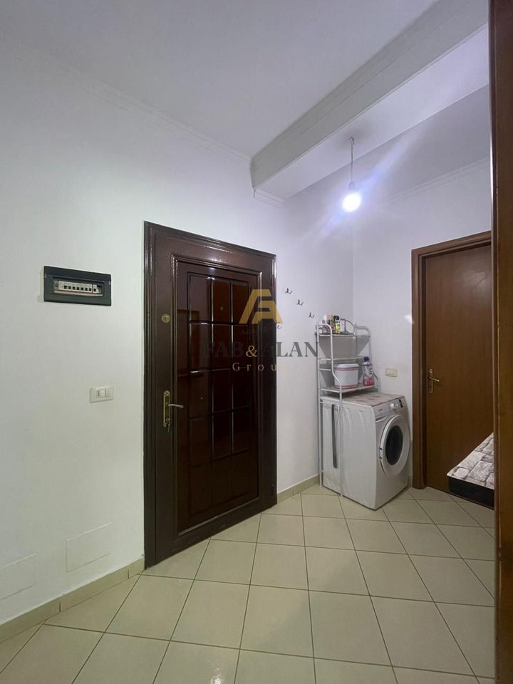 APARTAMENT NE SHITJE 1+1 NE ZONEN E
3-SHIT