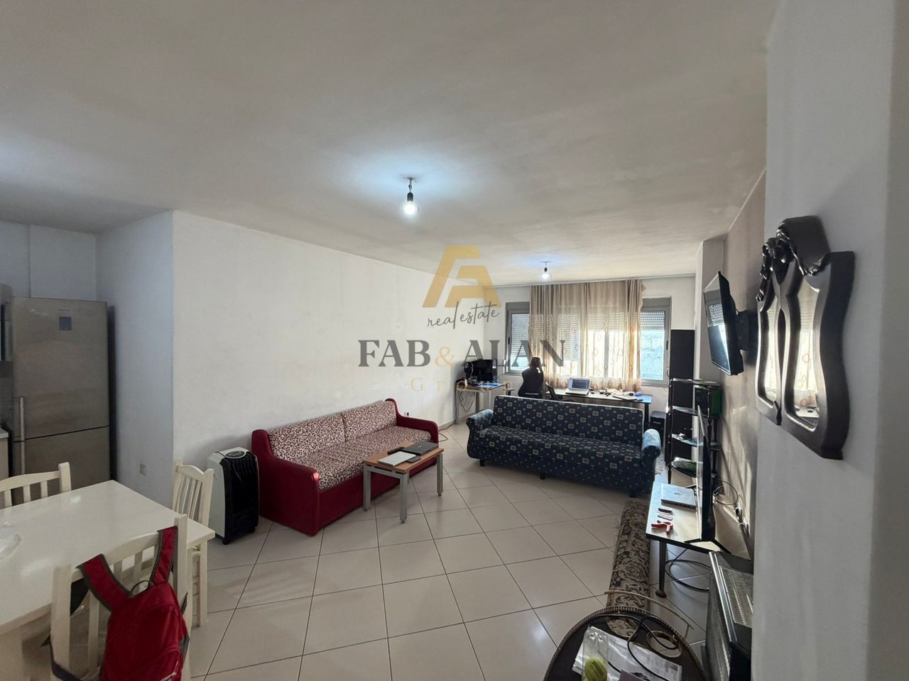 Shitet Apartament 2+1+2 në Astir