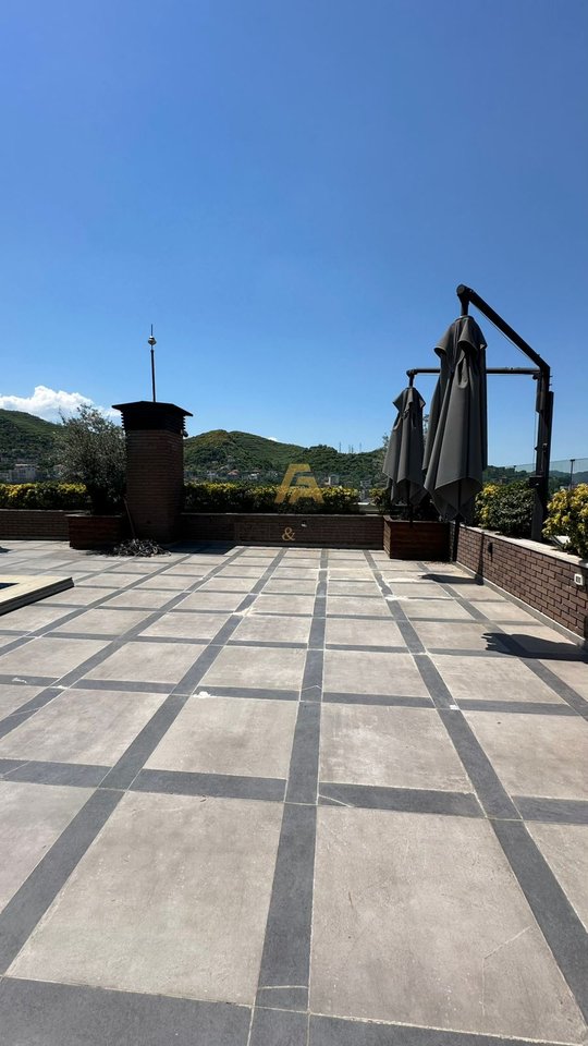 AMBIENT BIZNESI PREMIUM ME QERA – ROOFTOP EKSKLUZIV NË TIRANË
JEPET ME QERA / SHITJE – AMBIENT KOMERCIAL PREMIUM