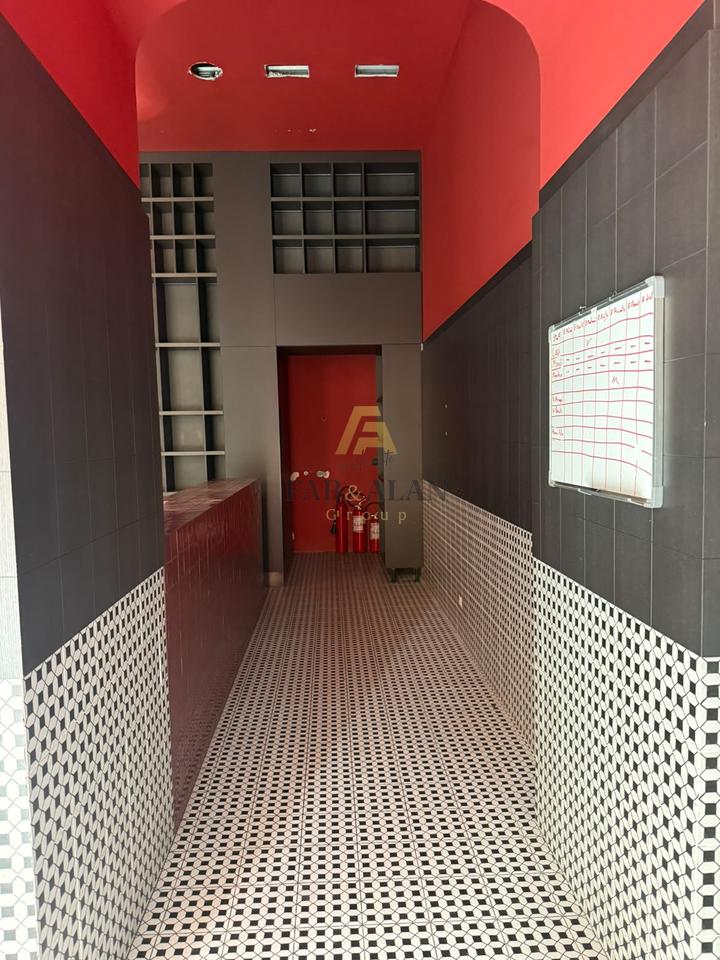 Negozio in Affitto nel Complesso Delijorgji, Tirana - 2500€ | 73.1 m²