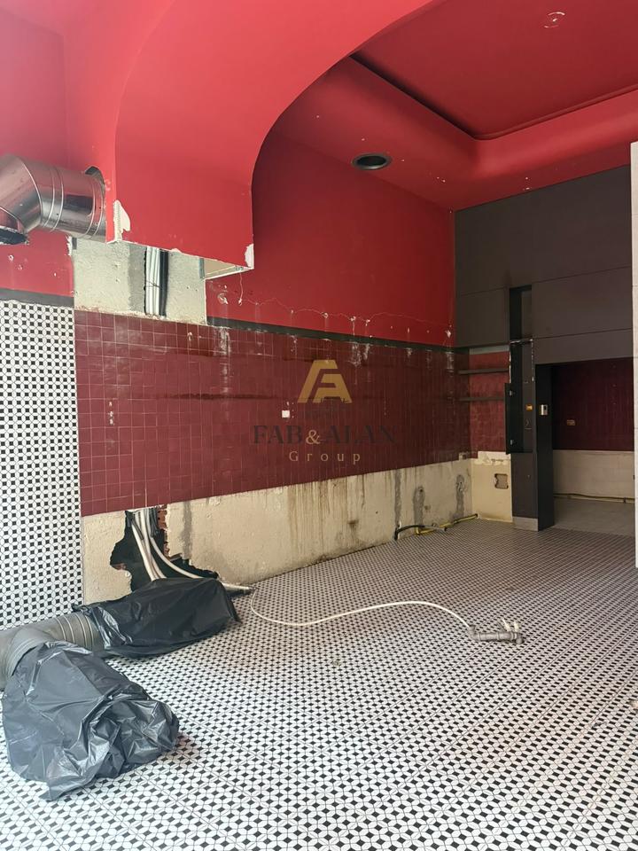 Negozio in Affitto nel Complesso Delijorgji, Tirana - 2500€ | 73.1 m²