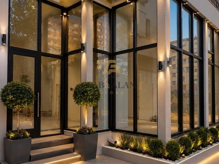Dyqan Në Shitje në Ish Fusha e Aviacionit, Tiranë - 177050€ | 71 m²