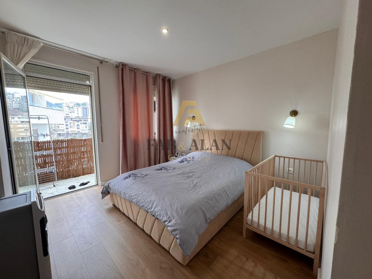 Apartament modern 2+1 me gardërobë pranë Radisson Collection, Liqeni i Thatë