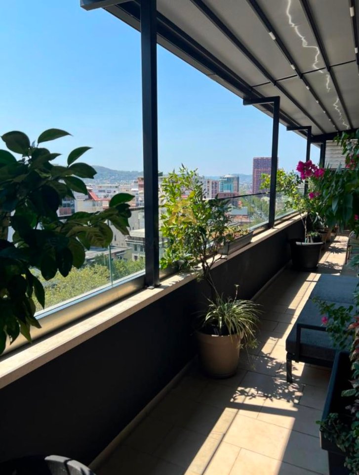 Apartament 2+2 Me Qira në Qendër të Tiranës - 1300€ | 110 m²
