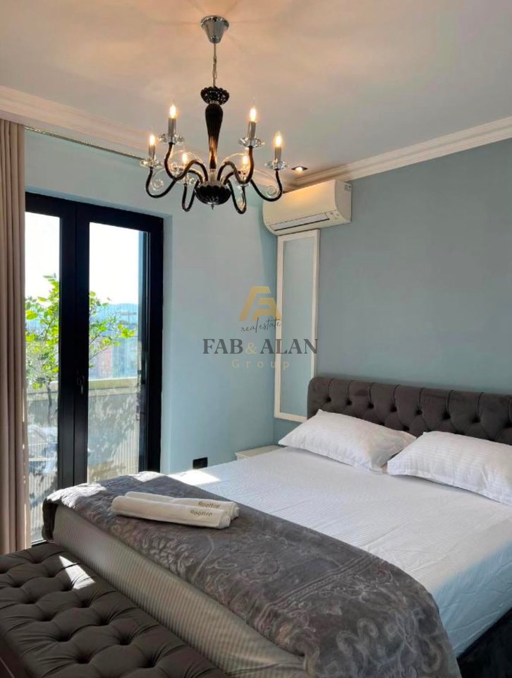 Apartament 2+2 Me Qira në Qendër të Tiranës - 1300€ | 110 m²