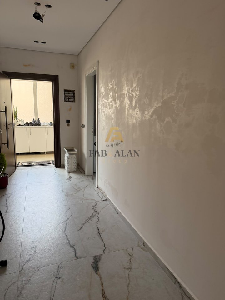 Appartamento 2+1+2 In Vendita a Saranda - 375,000€ | 120 m²