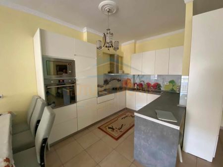 Qera, Apartament 2+1, Kthesa e Kamzës.