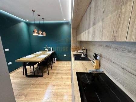 Qera, Apartament 3+1+2, Residenca Alba, Tiranë.