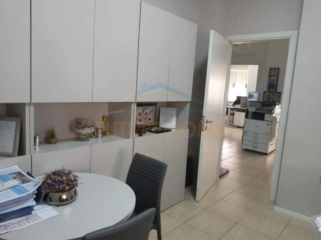 Qera, Apartament 3+1, Bllok, Tirane