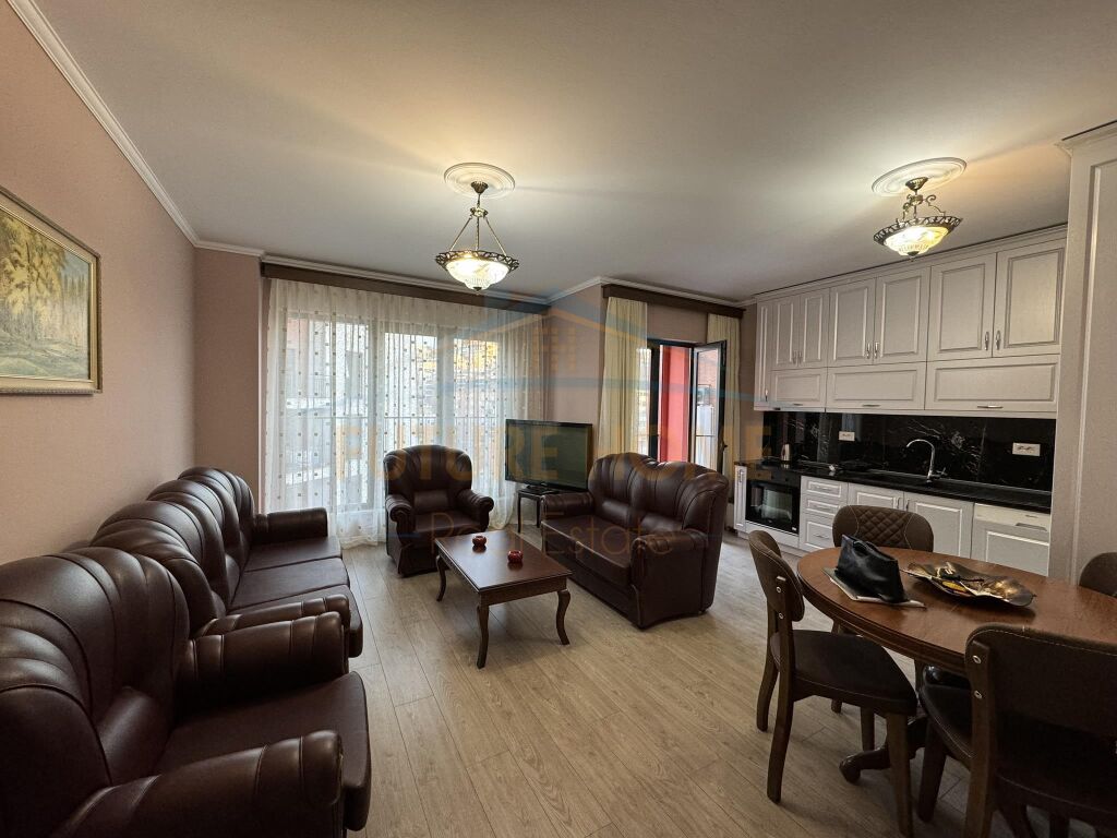 Qera, Apartament 1+1+Post Parkimi, Kodra e Diellit, Tiranë.