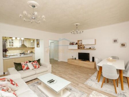 Qera, Apartament 3+1+2, mbrapa 9 Kateshet, Qender.