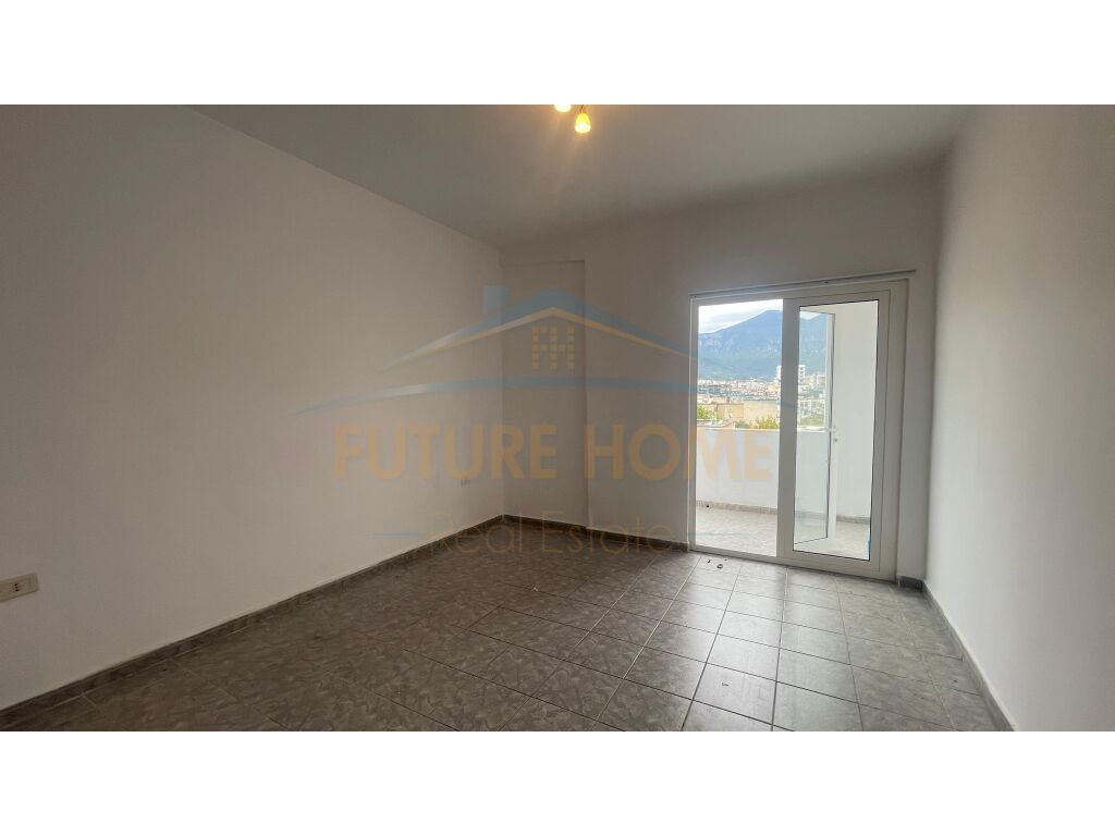Shitet, Apartament 2+1, Rruga Bardhyl, Tiranë