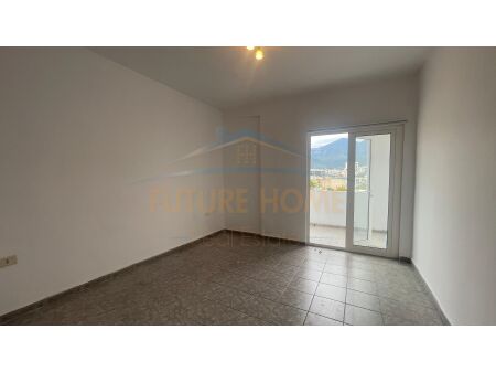Shitet, Apartament 2+1, Rruga Bardhyl, Tiranë