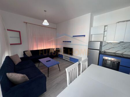 Affitto, Appartamento 2+1, Complesso Mangalem, Tirana.