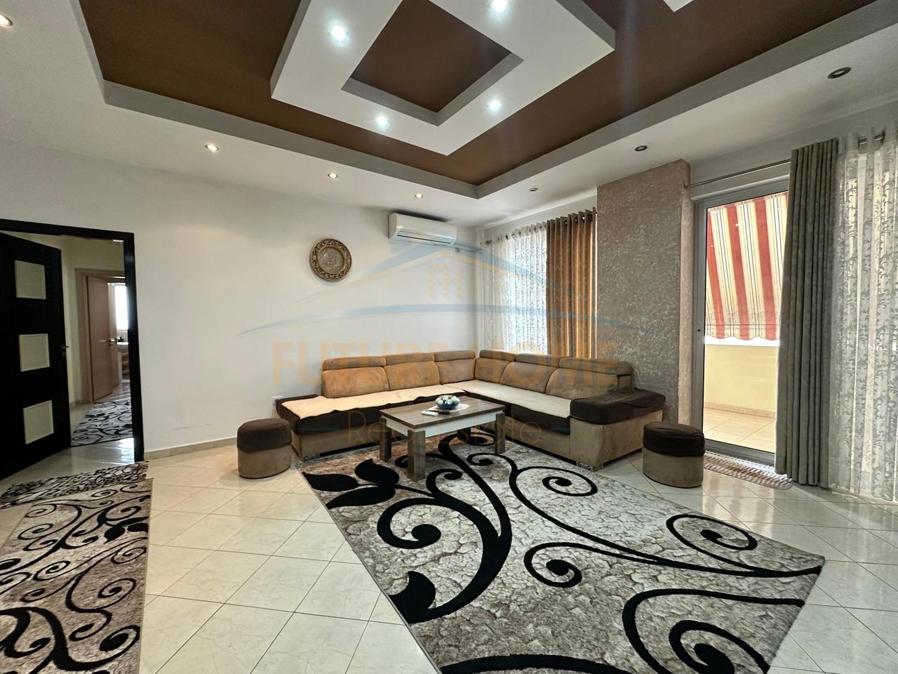 Shitet, Apartament 2+1+2, Kamez, Tiranë