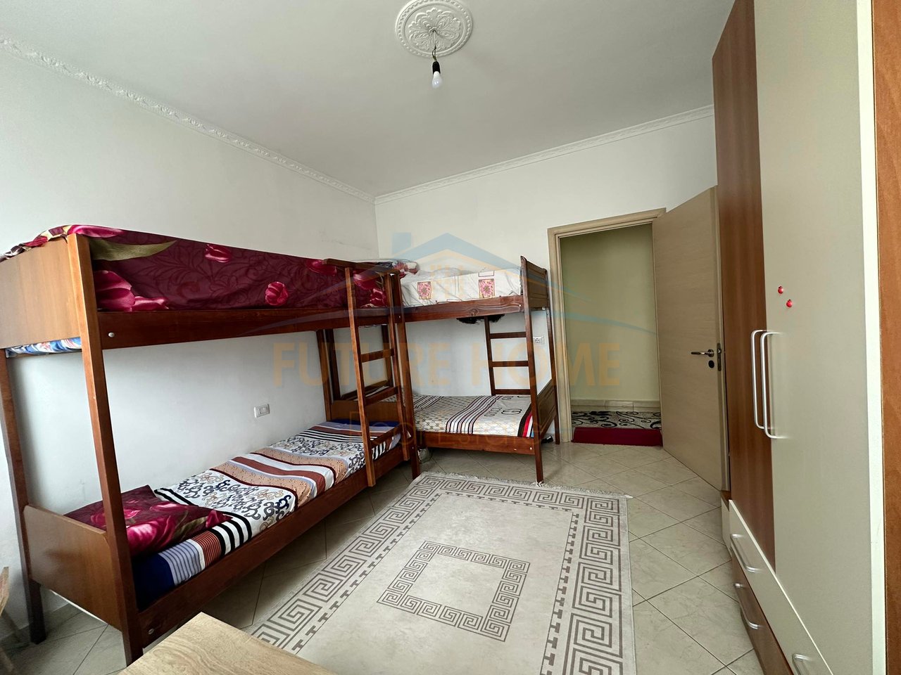 Shitet, Apartament 2+1+2, Kamez, Tiranë