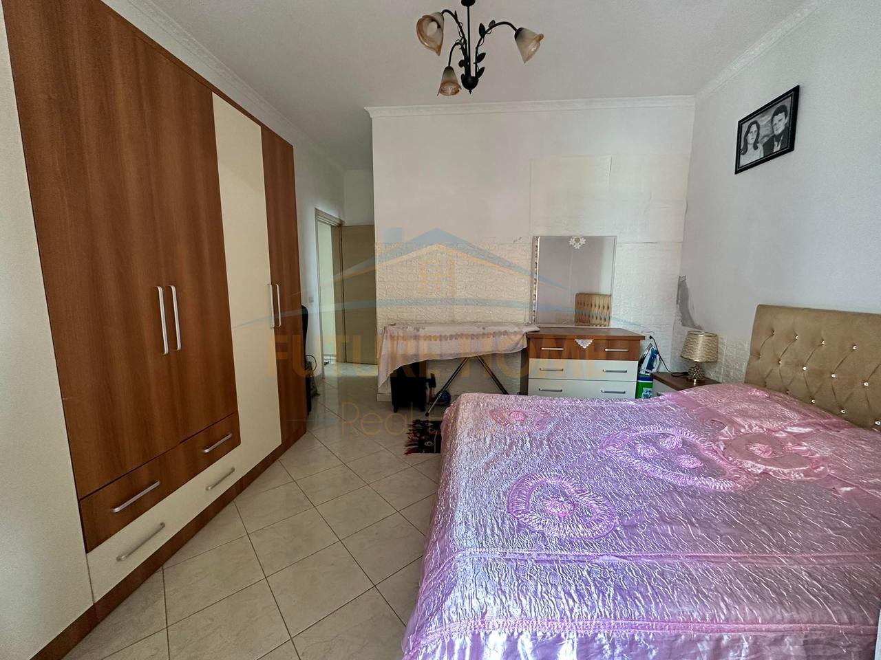 Shitet, Apartament 2+1+2, Kamez, Tiranë
