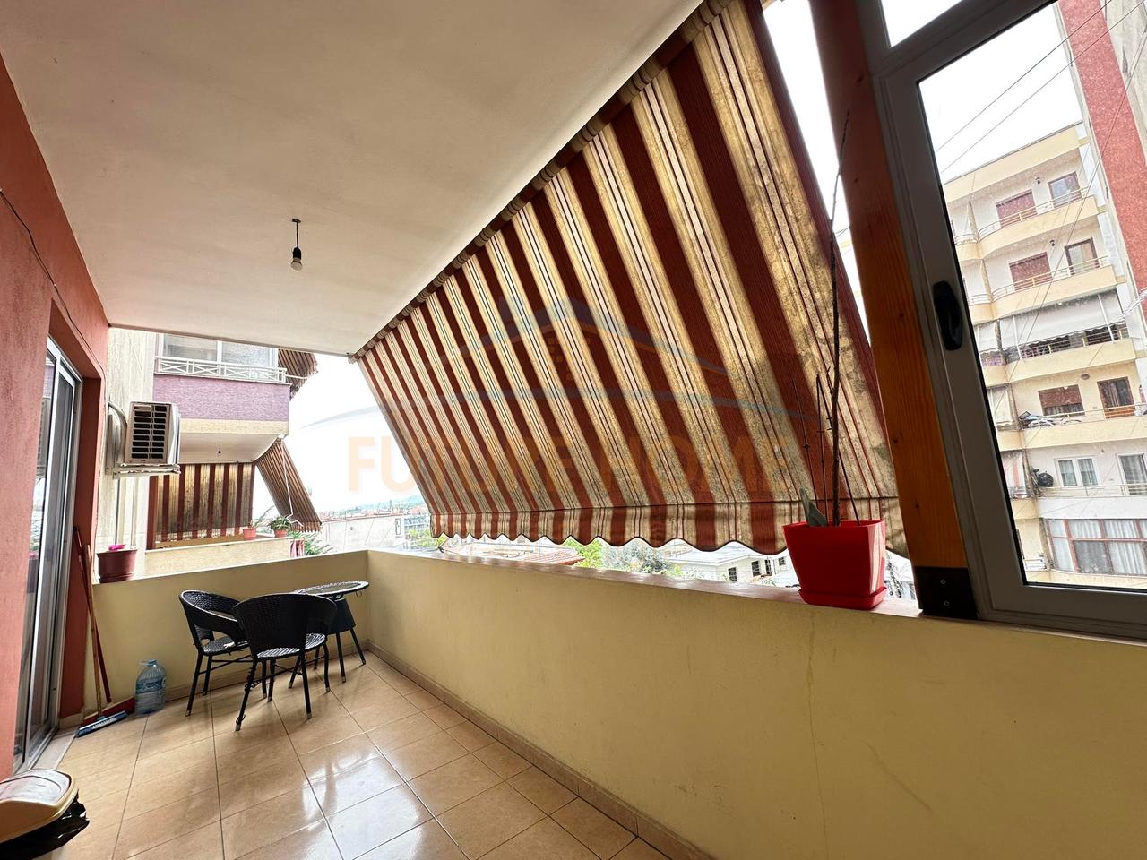 Shitet, Apartament 2+1+2, Kamez, Tiranë