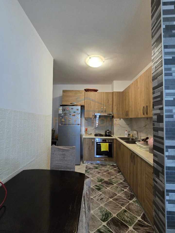 In vendita, Appartamento 2+1, ex Campo di Aviazione, Tirana