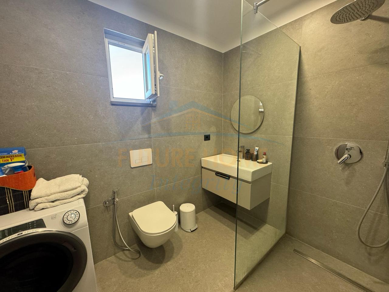 Qera, Garsoniere, Ish Tregu Elektrik, Tiranë.