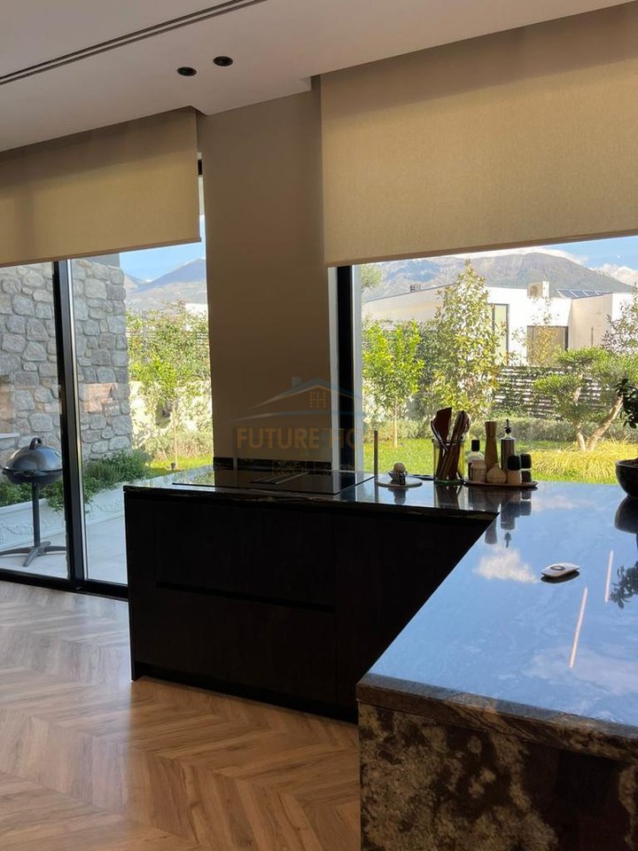 Shitet, Vilë Individuale Luksoze, O2 Residence, Farkë, Tiranë