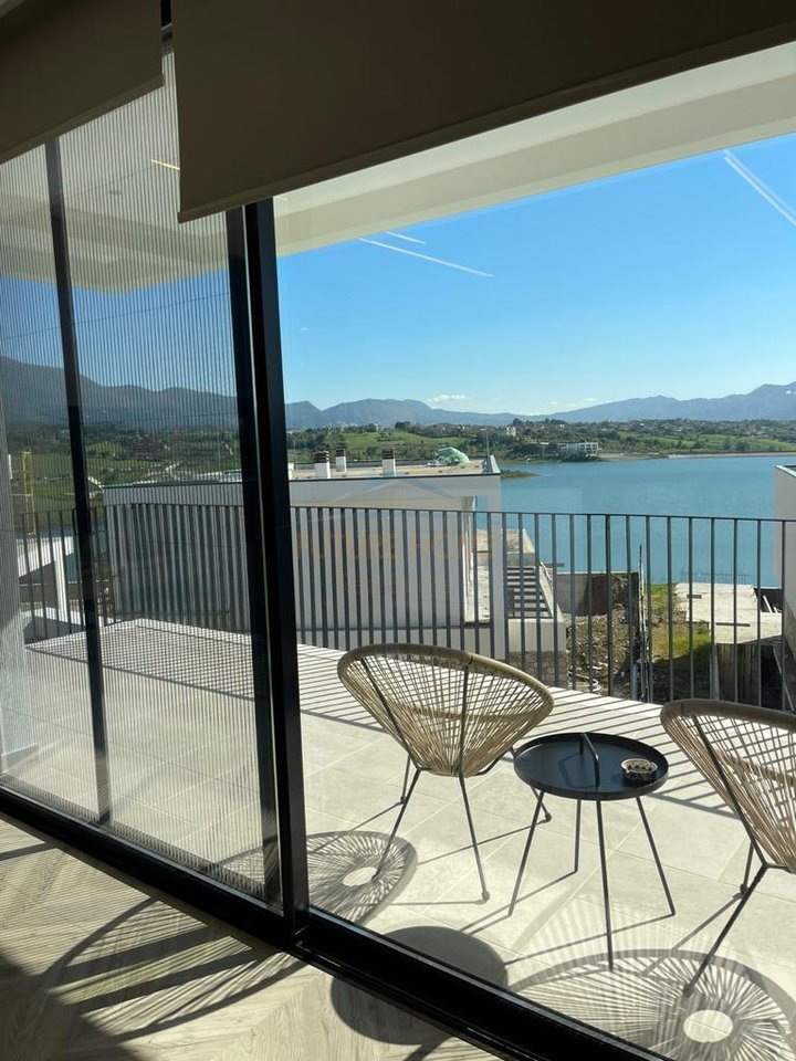 Shitet, Vilë Individuale Luksoze, O2 Residence, Farkë, Tiranë