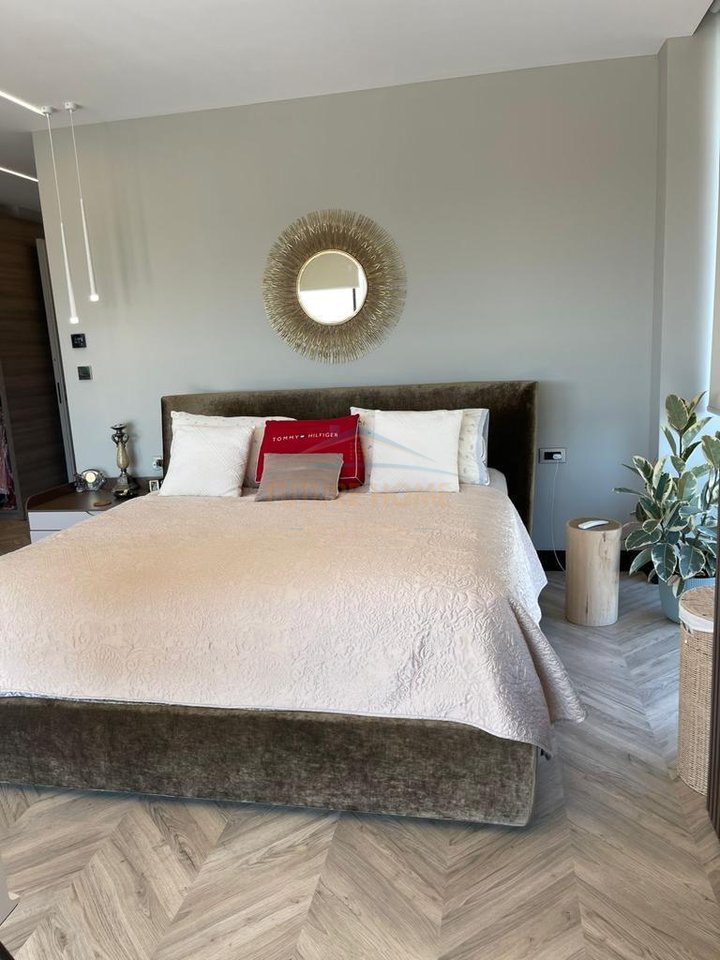 Shitet, Vilë Individuale Luksoze, O2 Residence, Farkë, Tiranë