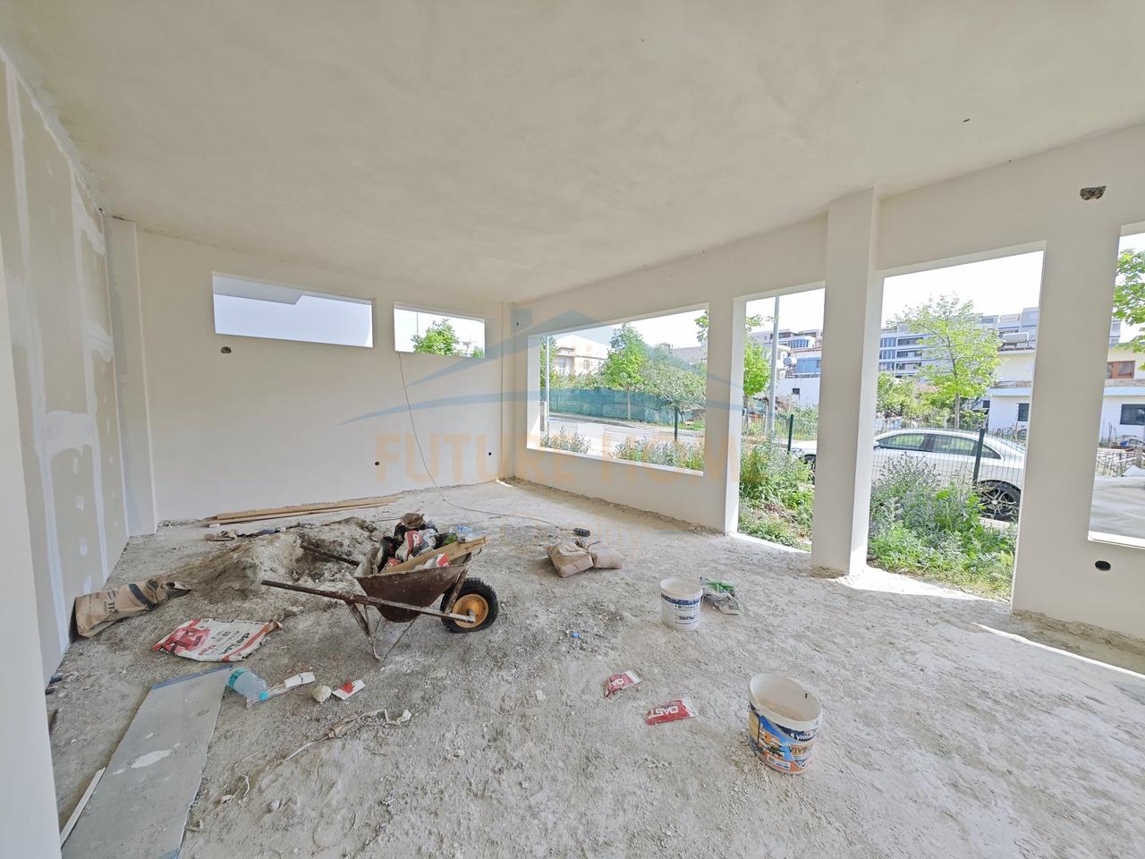 For sale, Villa, Golem.