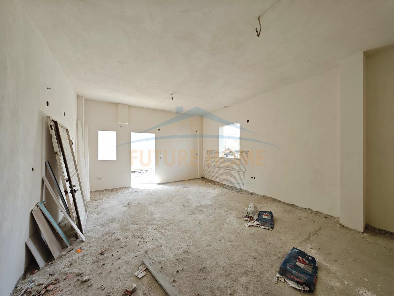 For sale, Villa, Golem.