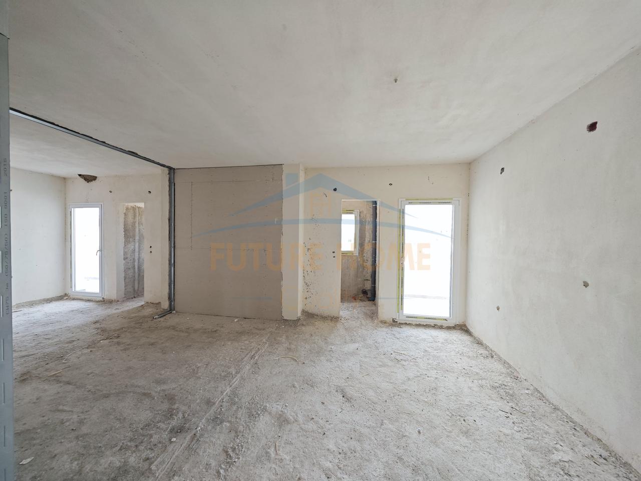 For sale, Villa, Golem.