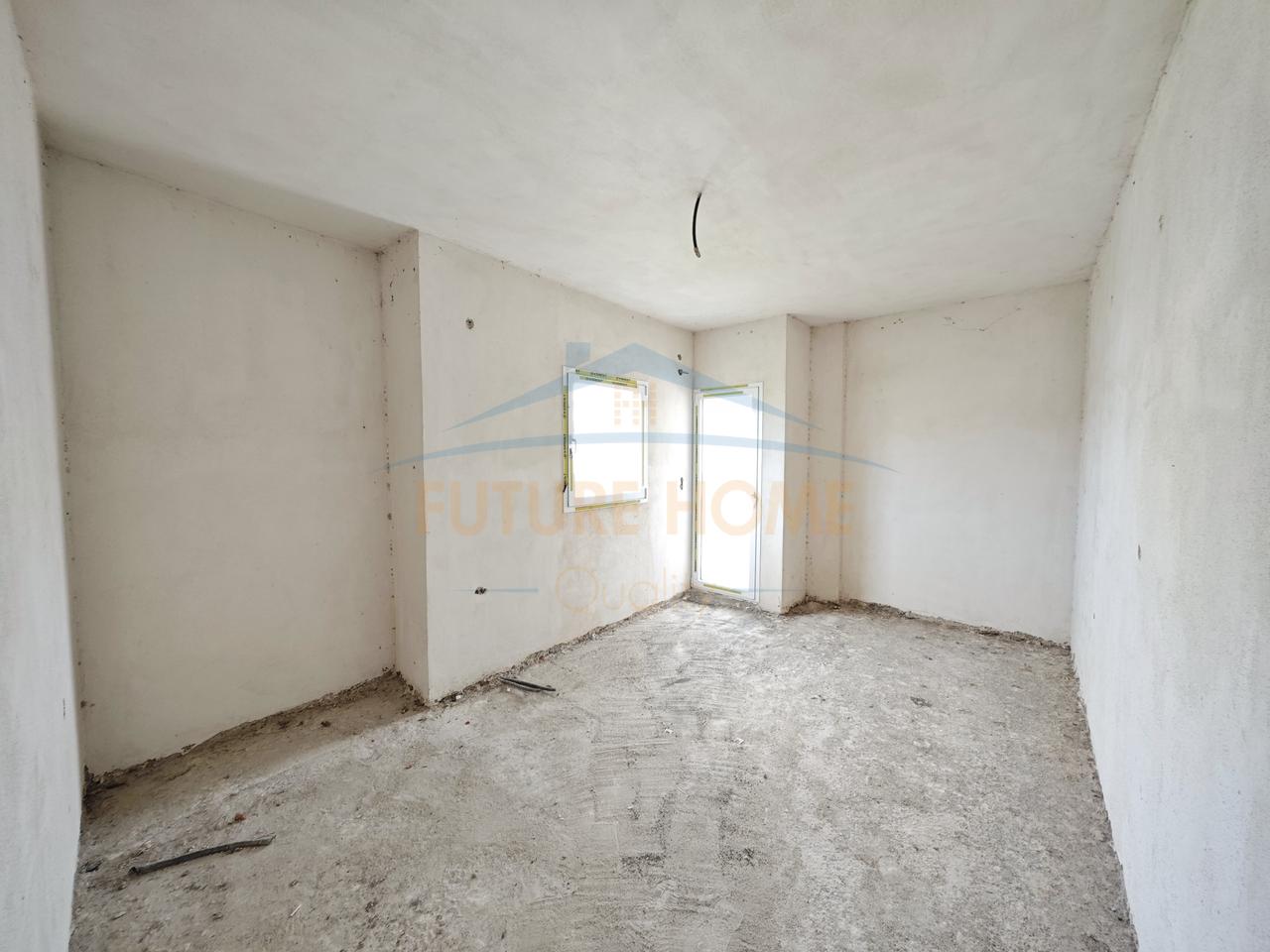 For sale, Villa, Golem.