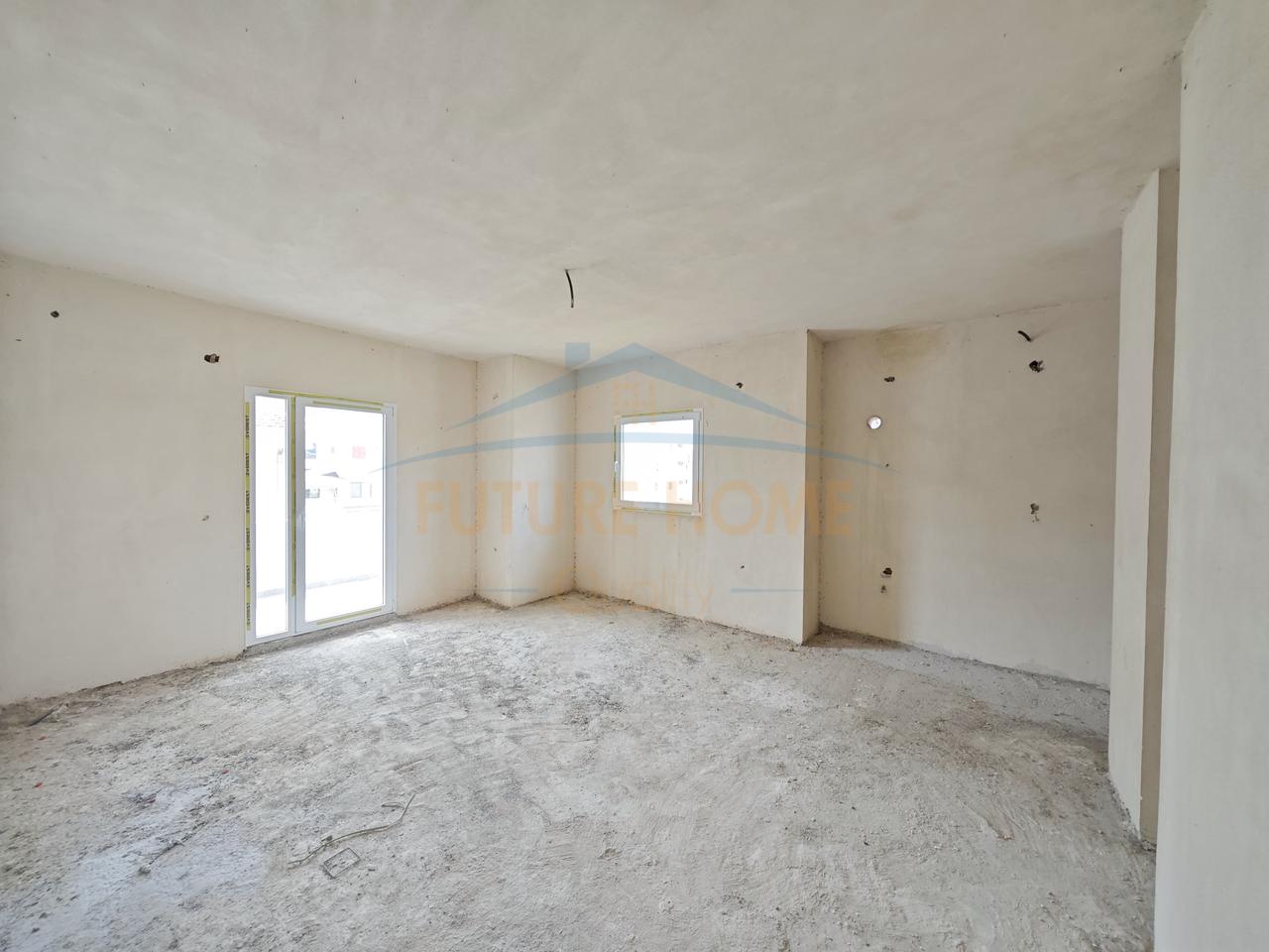 For sale, Villa, Golem.