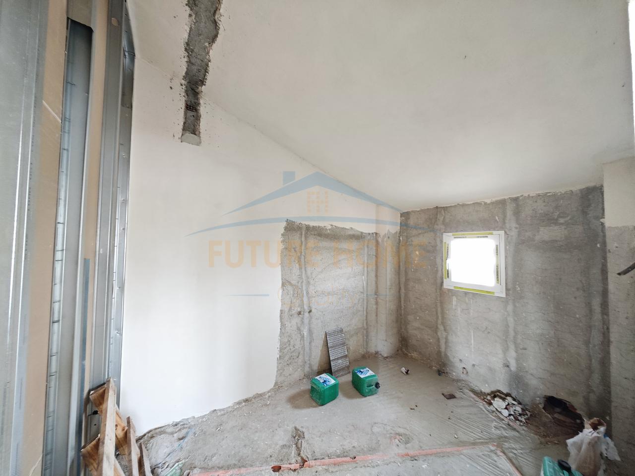 For sale, Villa, Golem.